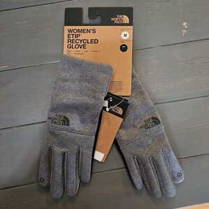 Last Pair!!! The North Face Gray Etip📲  touchscreen Glove🧤 Size medium